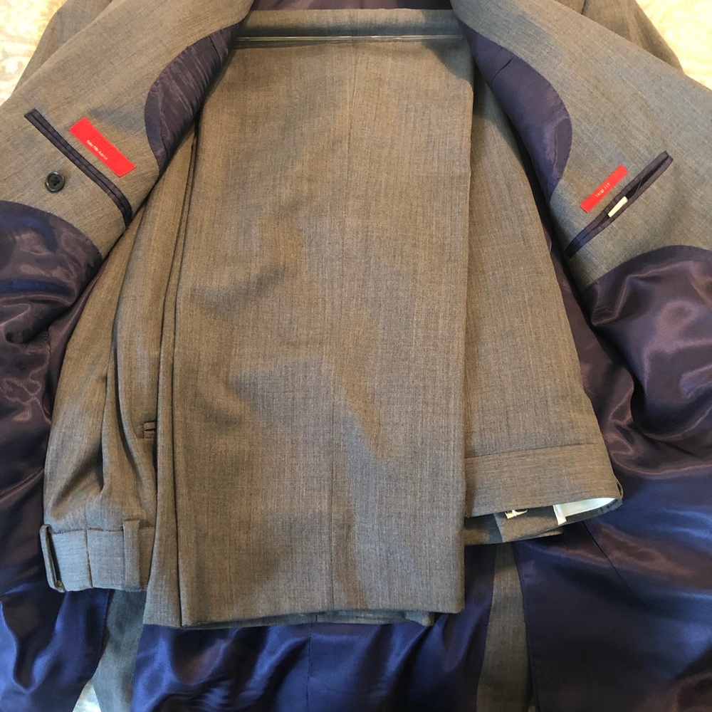 Men’s 2-button Sak’s Suit